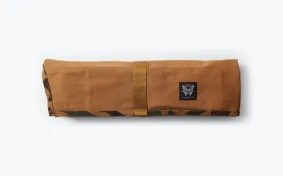 Grillschürze Canvas Camo, Canvas Grillschürze 50175-01, Outdoor Kochschürze, Camouflage Schürze Grillen, robuste Werkstattschürze, Bushcraft Grillschürze, Grillschürze mit Taschen