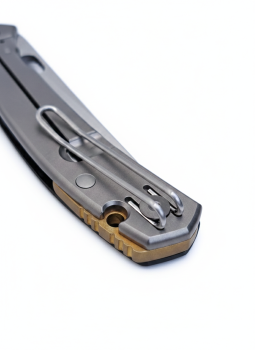 Giant Mouse ACE Bleecker Framelock CF Magnacut