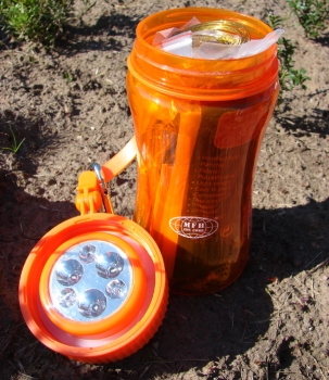 Überlebensset-Survival Kit "EXTREM" 34-teilig wasserdichte Box