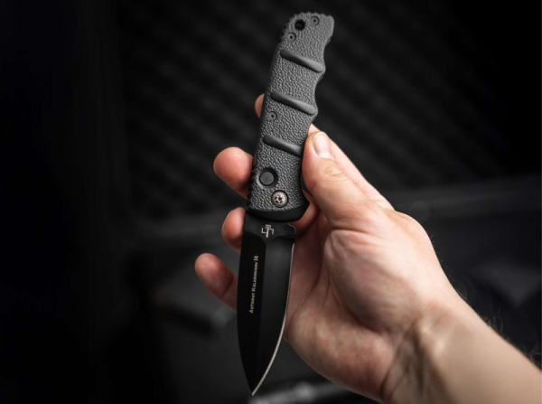 Böker Plus Kalashnikov, Nonlock 42, Spearpoint Messer, §42a konforme Messer, legal führbare Klappmesser, D2 Stahl Messer, Kalashnikov Taschenmesser, EDC Messer Deutschland, Slipjoint Automatikmesser.