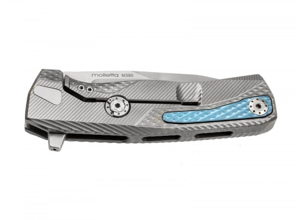Mit dem ROK setzt LionSteel ein neues Highlight im Bereich der Monoblock-Messer, bei denen der Griff aus einem soliden Block gefräst wird. Die aufwändige dreidimensionale Strukturfräsung sorgt nicht nur für exzellenten Grip, sondern auch für eine faszinie