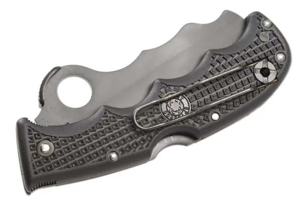 Spyderco C79PSBBK, Spyderco Assist Black Blade, Rettungsmesser Glasbrecher, Spyderco Combo Edge, VG10 Spyderco schwarz, Einsatzmesser Feuerwehr, Com2you-biwak, Notfallmesser Signalpfeife, Kappenmesser Seilschneider