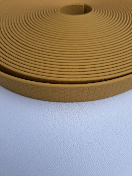 Biothane PVC-beschichtetes Gurtband HEXA 'Gold' 20 mm Biothane PVC-beschichtetes Gurtband HEXA 'Gold' 20 mm