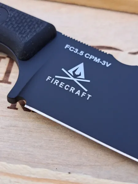 White River Firecraft 3.5 Pro, WRFC3.5-TBL-B3V, CPM-3V, Black Cerakote, Black G10, Feuerstarter