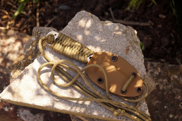 Enzo Necker Paracord Kydex