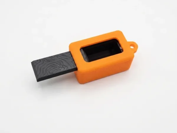 Maratac Tiny Delrin Pocket Box, Maratac Topo Box, Maratac Delrin schwarz, EDC Container orange, Maratac Deutschland, Wasserdichte Kapsel EDC, Com2you-biwak, CountyComm Maratac, Delrin Box Topo
