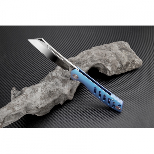 Artisan Cutlery Tomahawk S35VN Blue