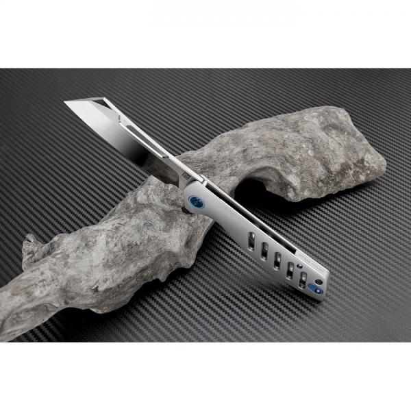 Artisan Cutlery Tomahawk S35VN Gray
