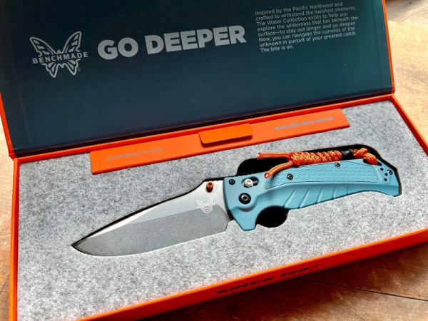 Benchmade 18060 Adira MagnaCut Blue Grivory Benchmade 18060 Adira MagnaCut Blue Grivory
