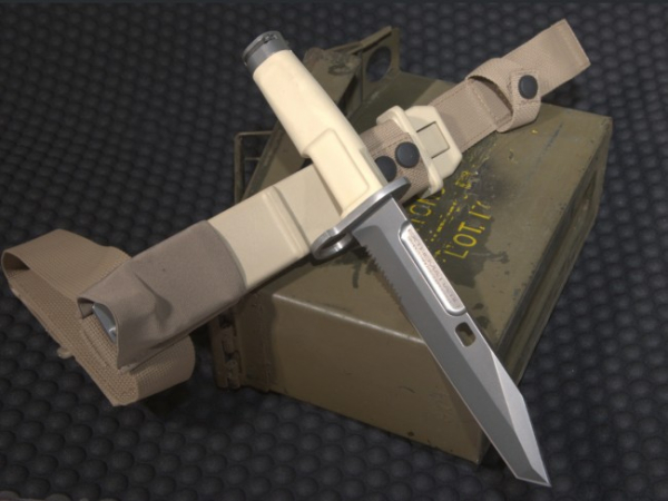 Extrema Ratio FULCRUM BAYONET / Bajonett Desert - M4/M16/ARX160