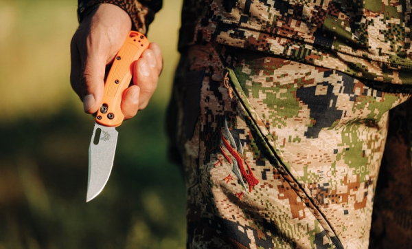 Benchmade 15533 MINI TAGGEDOUT Orange Grivory