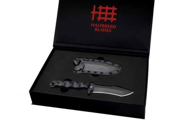 Halfbreed Blades MCK-02 Black (medium clearance knife) Das MCK-02 (Medium Clearance Knife) von  Halfbreed Blades ist ein mittelgroßes Allzweckmesser mit fester Klinge und bietet ein außergewöhnliches Gleichgewicht zwischen Gewicht, Stärke und Schneidkraft