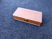 Holzschatulle für Taschenmesser, mit Schaumstoffeinlage